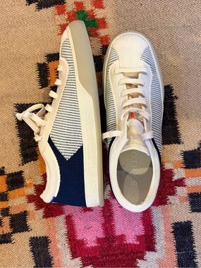 Rothy’s Women’s The Lace Up Sneaker Size 7 good condition